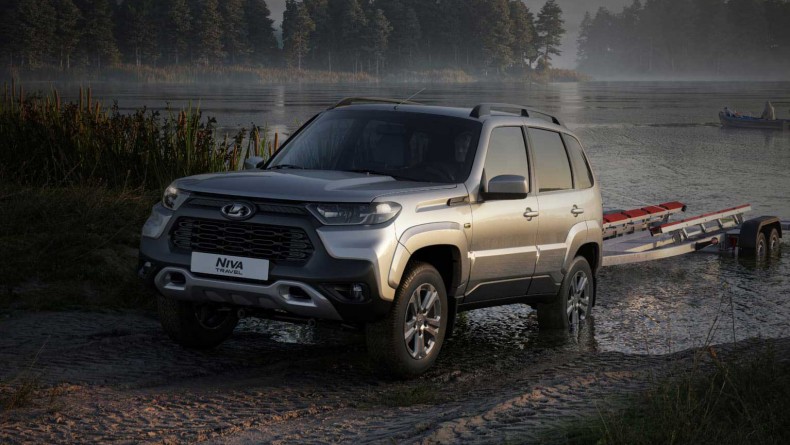 Lada Niva Travel